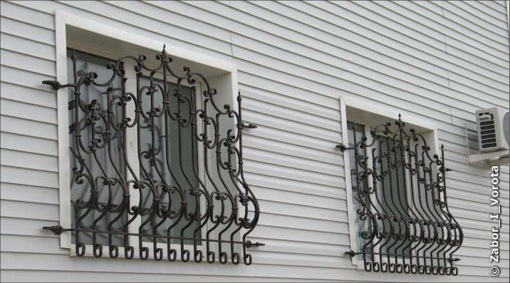 Установка металлических решеток на окна: выбора материала и технология монтажа